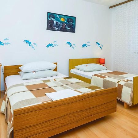 Beautiful Apartment In Omis With Wifi Exterior photo