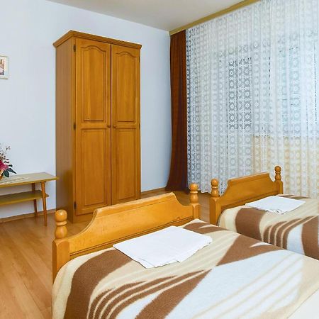 Beautiful Apartment In Omis With Wifi Exterior photo