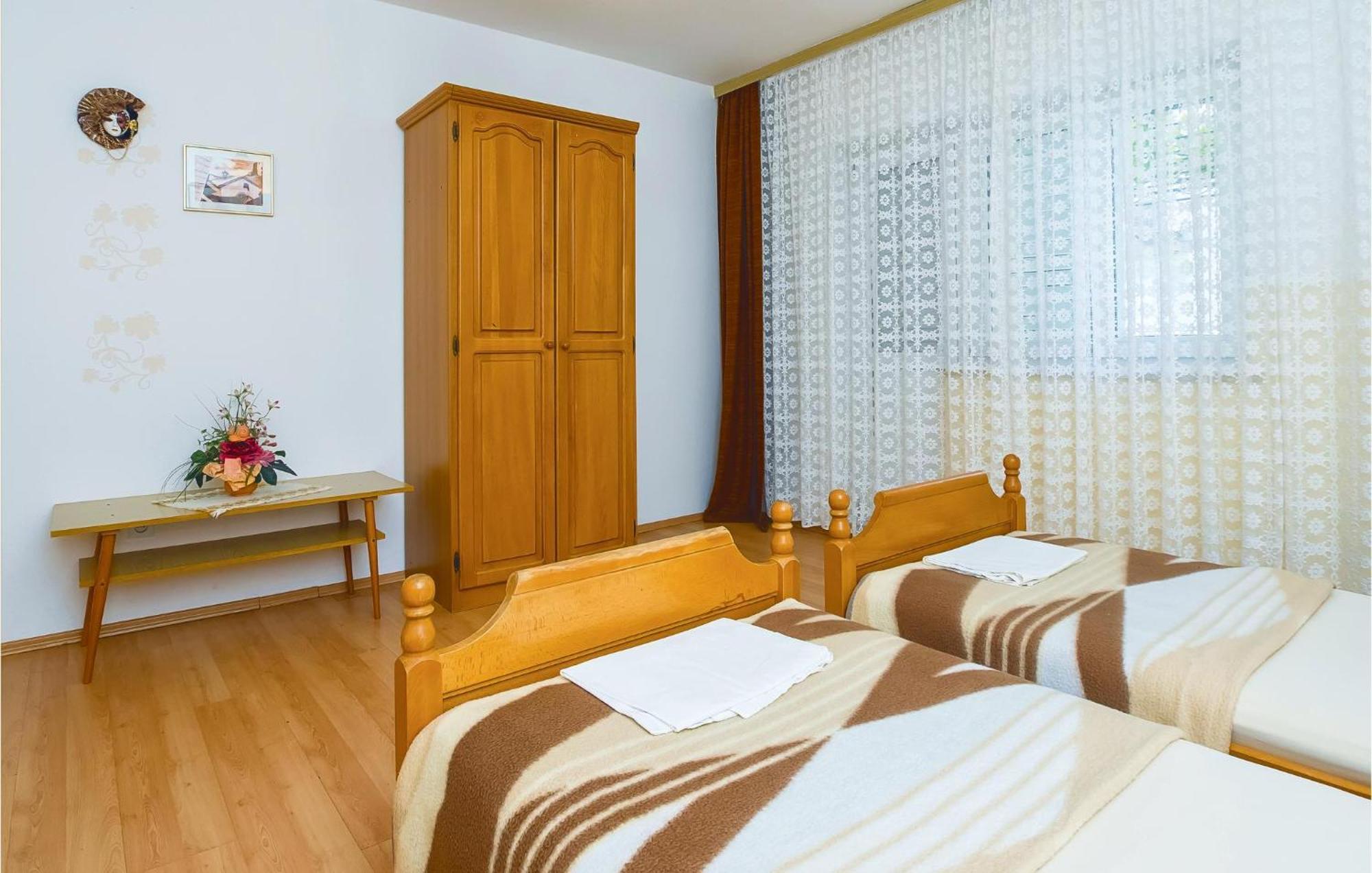 Beautiful Apartment In Omis With Wifi Exterior photo