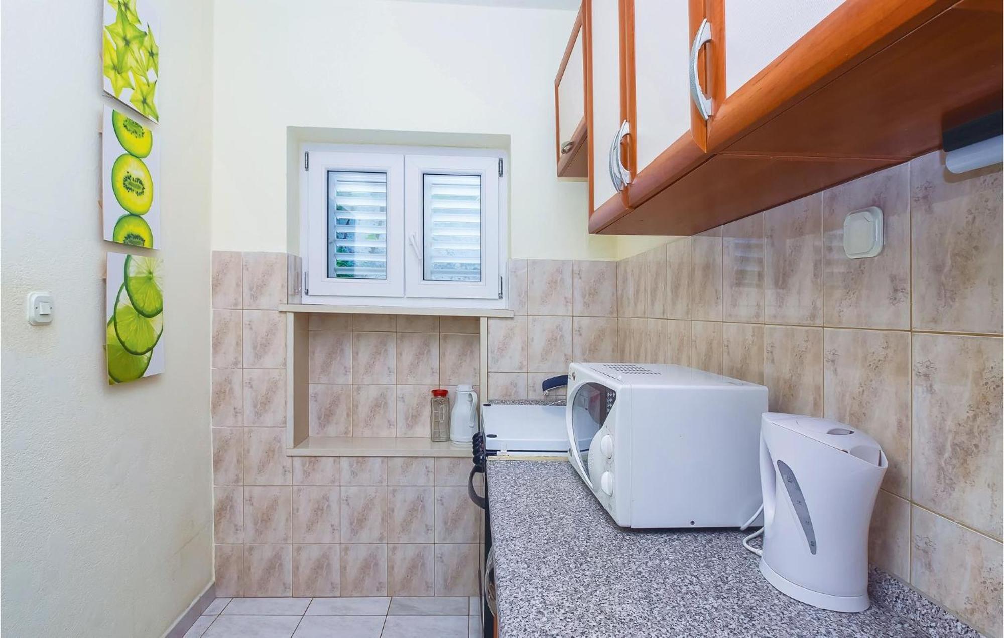 Beautiful Apartment In Omis With Wifi Exterior photo