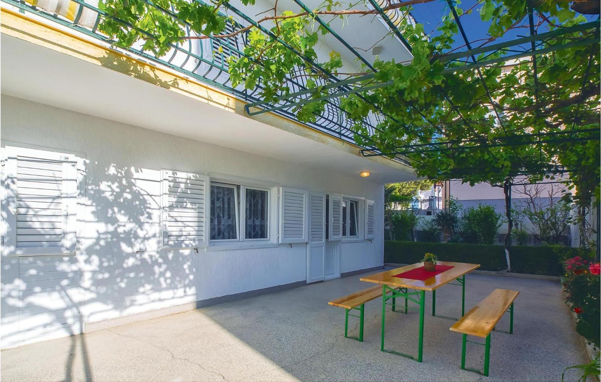 Beautiful Apartment In Omis With Wifi Exterior photo