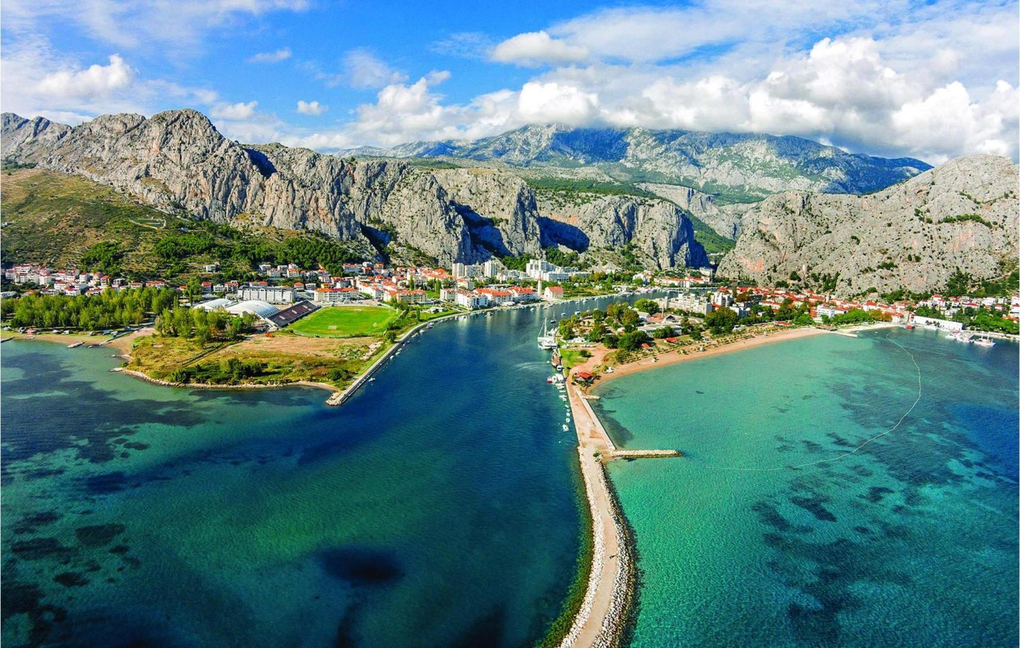 Beautiful Apartment In Omis With Wifi Exterior photo